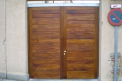 Portón de madera