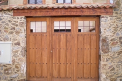 Portón de madera