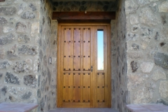 Puerta exterior de madera