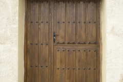 Puerta exterior rústica en madera
