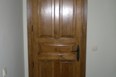 Puerta interior de madera